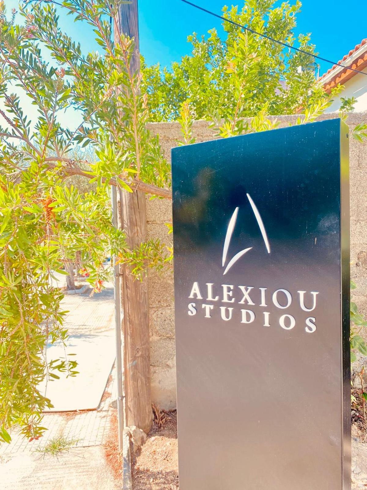 Alexiou Studios Loutra Edipsou  Extérieur photo